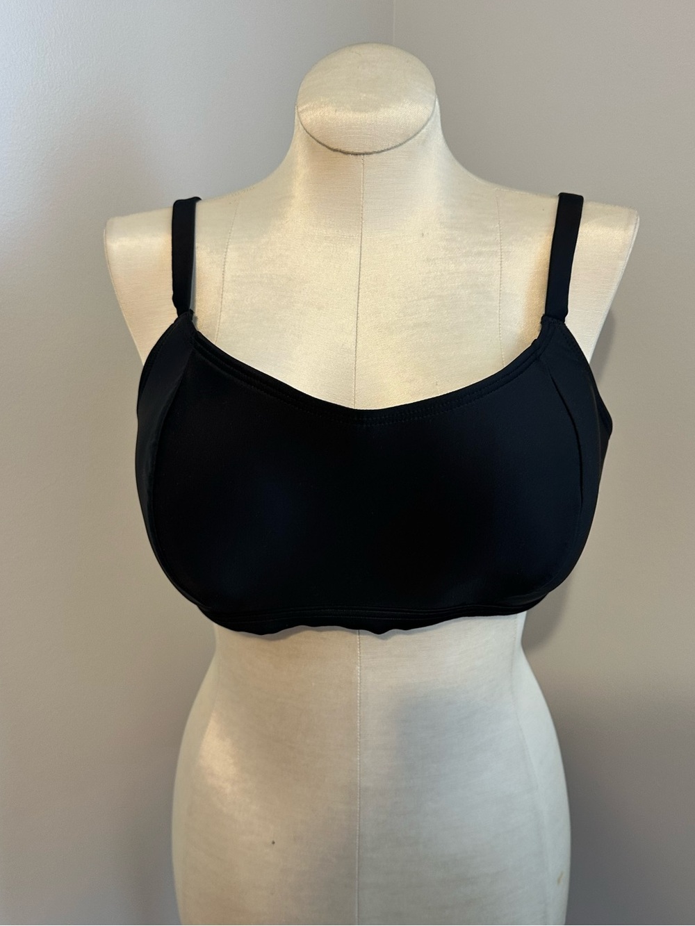 Wireless Black Swim Bra with Adjustable/Remivable Straps - Women
